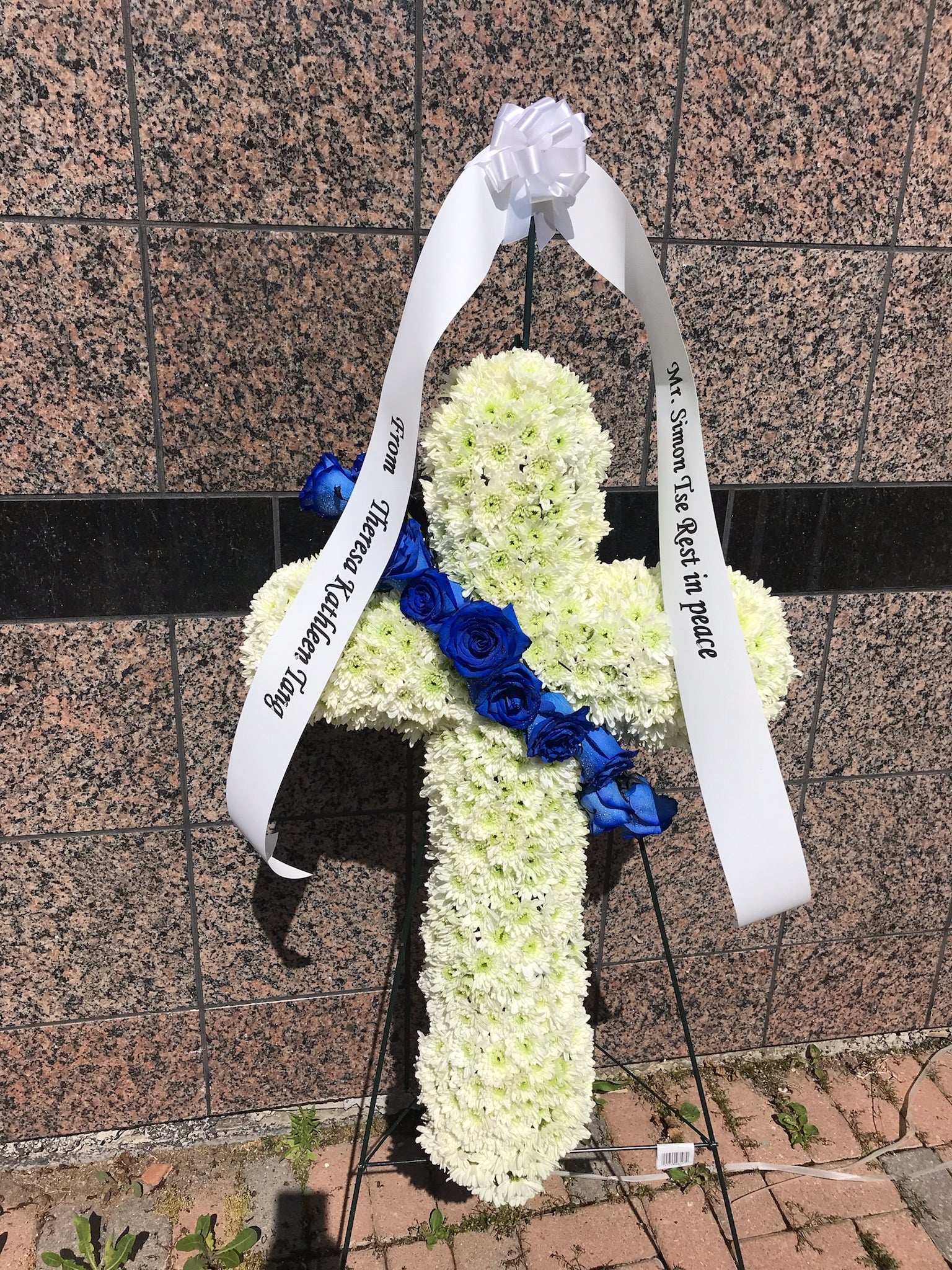 Funeral Cross 十字帛事花牌– Ruby Florist 紅寶石花廊